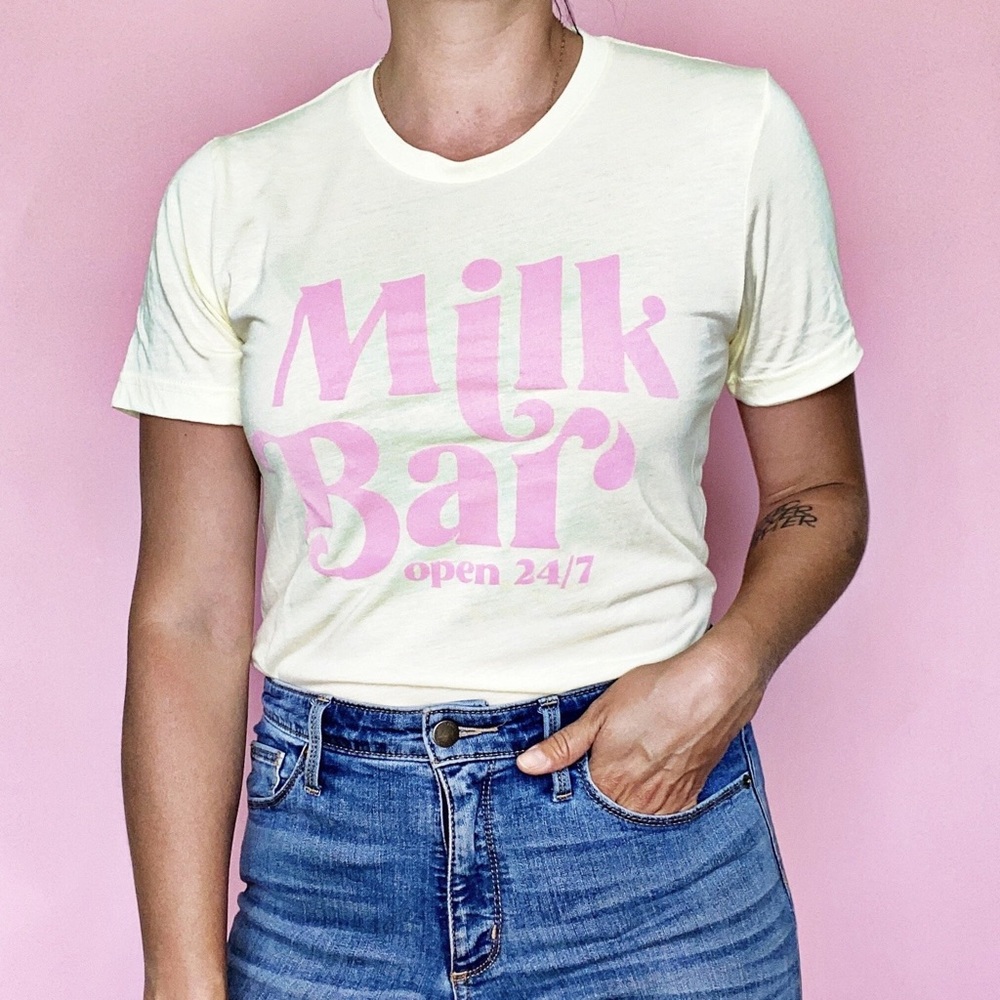 Milk Bar Graphic Tee - Women's Short Sleeve in Cream with Pink Print